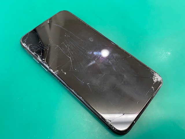 【鎌倉市】 iPhone Xの画面交換
