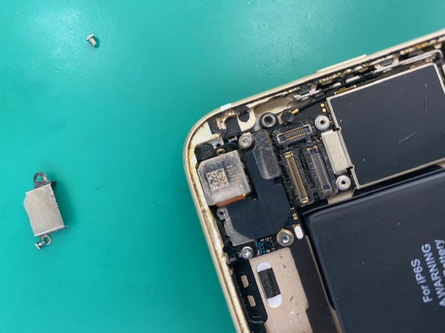 【東京都大田区】 iPhone 6Sのリアカメラ修理