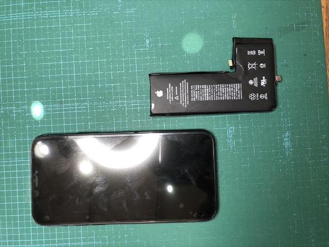 足立区西新井からお越しのiPhone11Proバッテリー交換のお客様