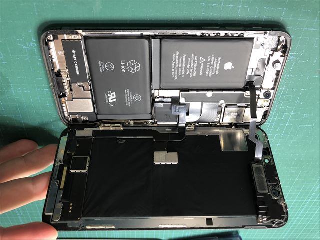 足立区西綾瀬よりお越しのiPhoneXS水没修理のお客様！！