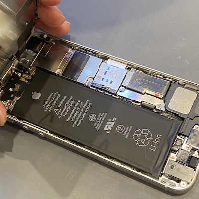 バッテリー交換でまだまだ現役！初代iPhoneSEの交換事例