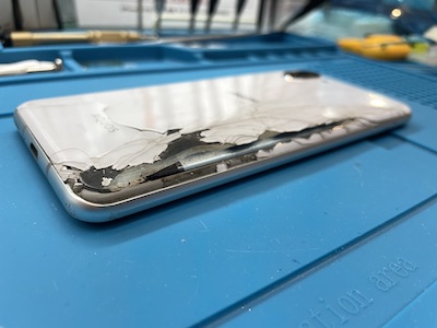 《高浜市》AQUOS R3バッテリー交換とバックパネル割れ修理