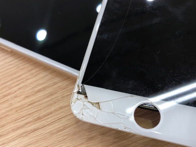 iPhone修理 イオン板橋店【東武練馬】7ガラス割れ