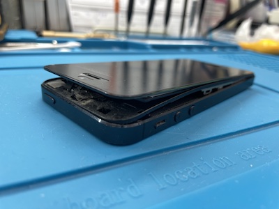 iPhone5でも画面割れ/バッテリー交換は即日修理可能！
