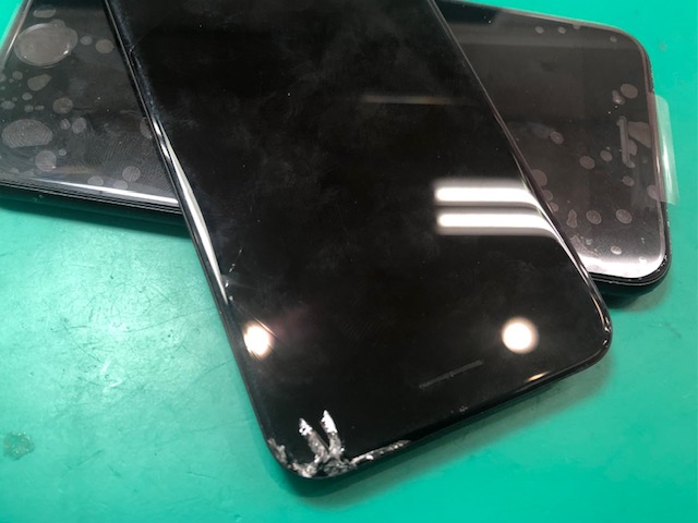 iPhone修理 イオン板橋店【板橋区】SE2ガラス割れ