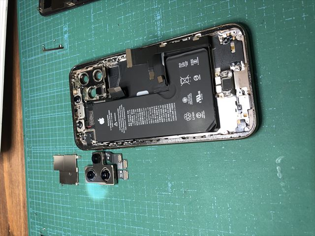 埼玉県草加市よりお越しのiPhone11Pro水没修理のお客様！！