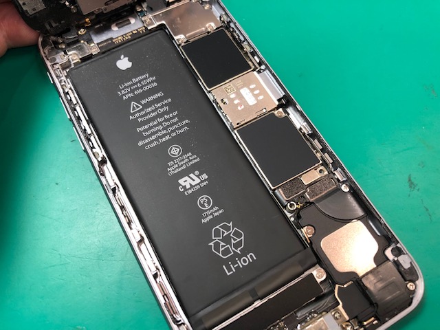 iPhone修理 イオン板橋店【本蓮沼】6Sバッテリー交換
