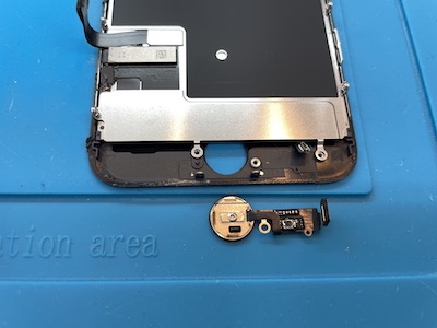 《iPhone7ホームボタン割れ》操作不可修理の交換