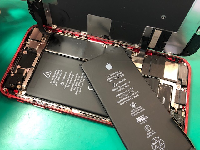 iPhone修理 イオン板橋店【志村坂上】8バッテリー交換