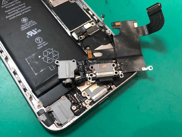【氷川台】iPhone修理 イオン板橋店 6充電ドック修理