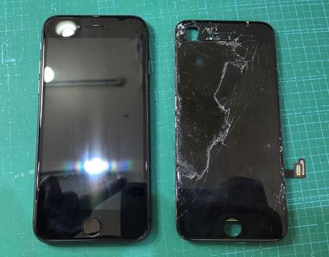 足立区竹ノ塚よりお越しのiPhoneSE2ガラス割れ修理のお客様！！