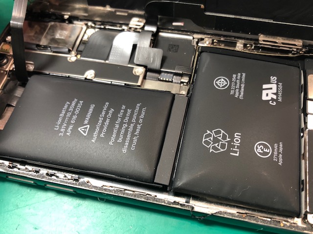 iPhone修理 イオン板橋店【板橋区】Xバッテリー膨張