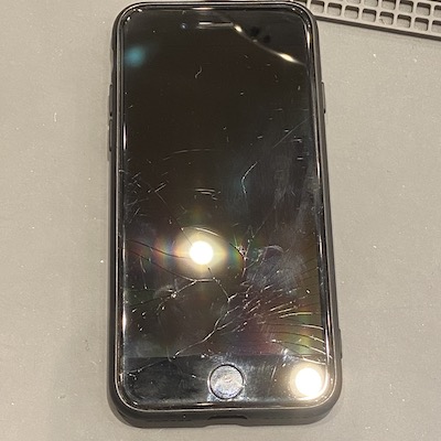 iPhone8の画面修理とバッテリー交換同時に依頼もOK