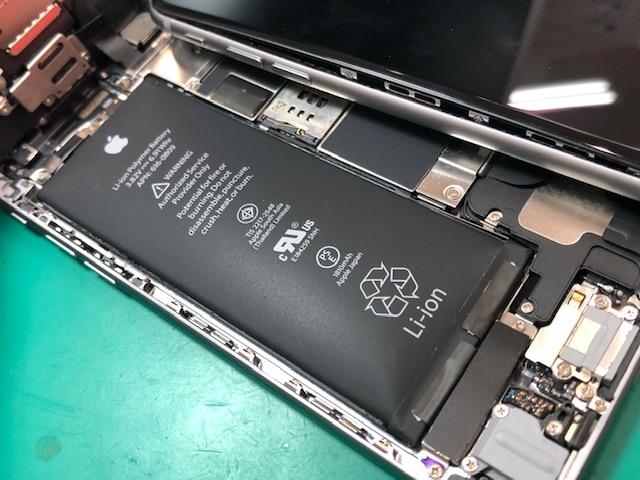 iPhone修理 イオン板橋店【高島平】6バッテリー膨張