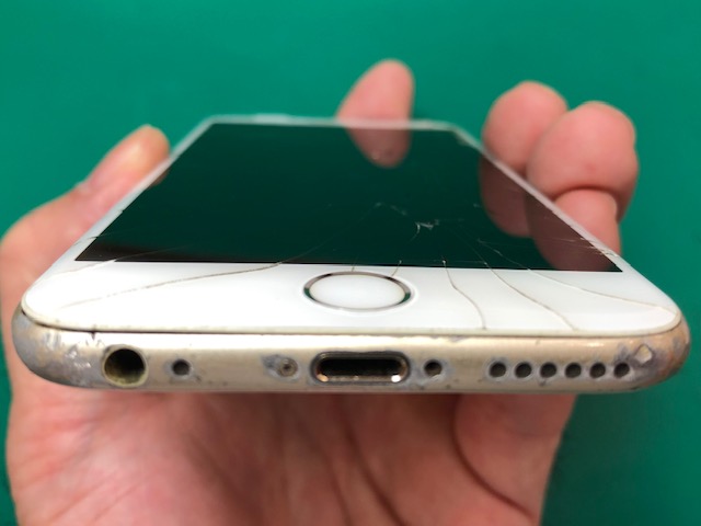 【西高島平】iPhone修理 イオン板橋店 6S自己修理跡