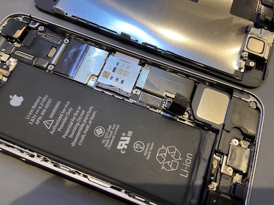まだまだ根強い人気のiPhoneSEのバッテリー交換