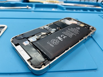 iPhoneバッテリー交換はデータそのままで即日可能！