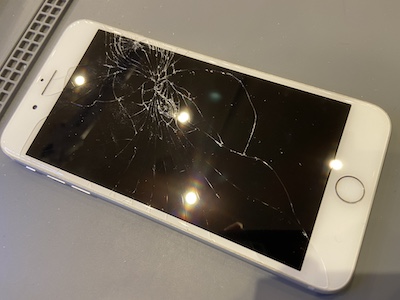 iPhone、画面が割れたまま放置していると危険？！