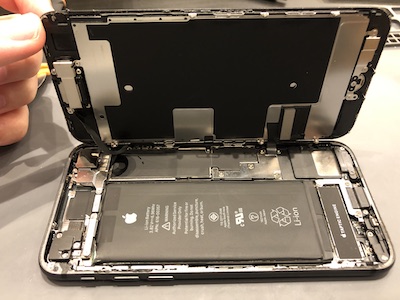 iPhone8 バッテリーの発熱 修理しました！