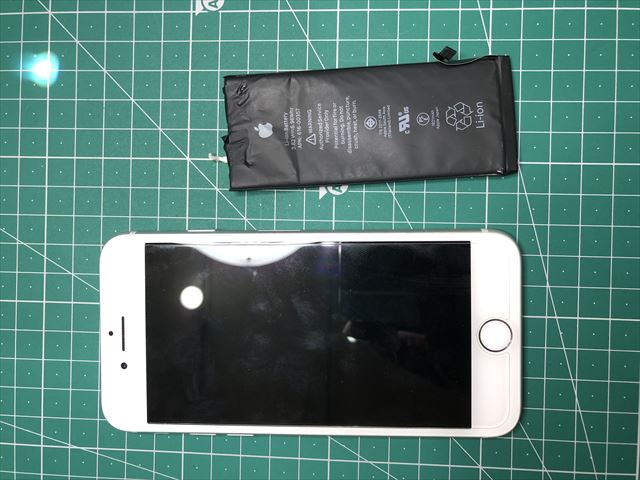 足立区千住よりお越しのiPhone8バッテリー交換のお客様！！