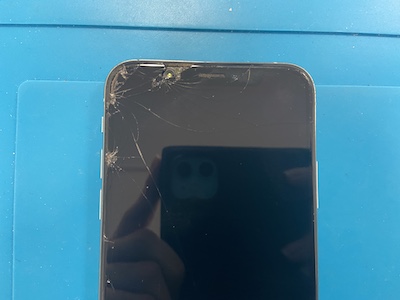 iPhoneXSの画面割れ修理は平塚駅前店にお任せください！
