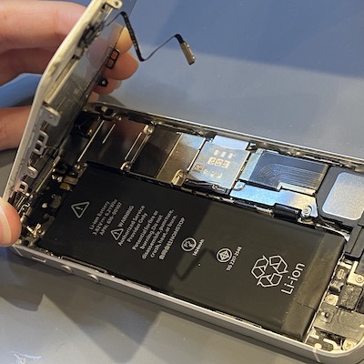 最大容量34%のiPhoneSEバッテリー交換事例