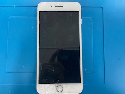 平塚駅前店ならiPhone8の画面割れ修理は30分程度で完了！