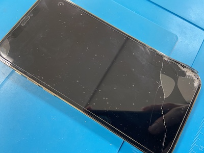 iPhone12 画面割れ修理