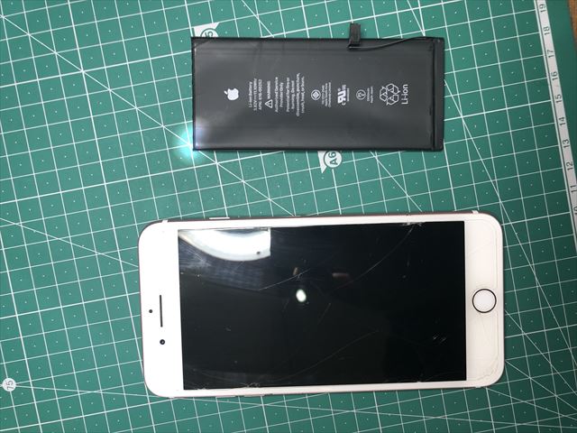 足立区千住よりお越しのiPhone7Pバッテリー交換のお客様！！