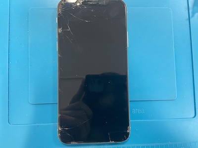 iPhoneXSの液晶画面修理！