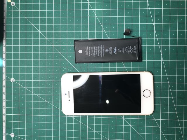 足立区千住よりお越しのiPhone6Sバッテリー交換のお客様！！