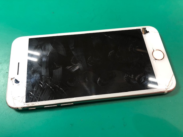 iPhone修理 イオン板橋店 7画面割れ【高島平】