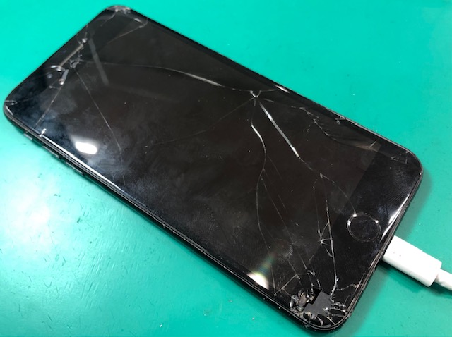 【板橋区役所前】iPhone修理イオン板橋 7Plus充電ドック修理