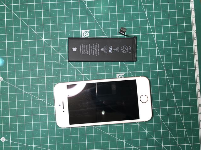 文京区千駄木良いお越しのiPhoneSEバッテリー交換のお客様！！