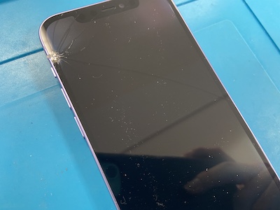 iPhone12の画面修理即日で対応してます！