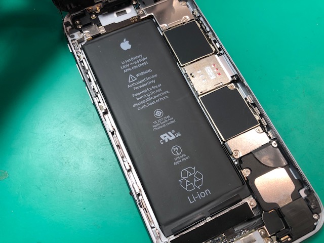 iPhone修理 イオン板橋店 1月末まで！バッテリー交換お早めに‼
