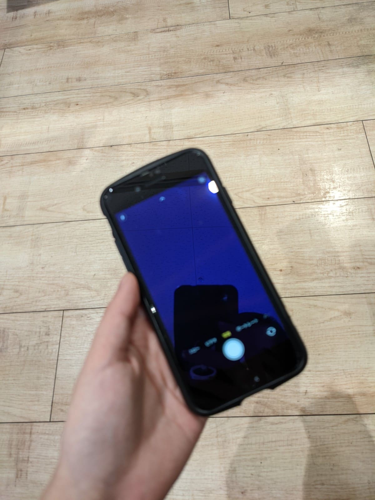 iPhone8のカメラが真っ暗になる修理ならお任せください！