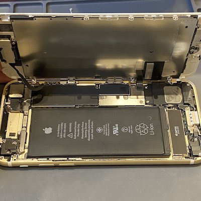 iPhone7 データそのまま・最短15分でバッテリー交換できます!