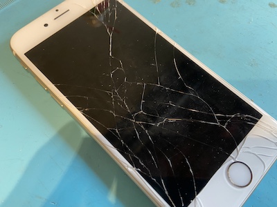iPhone6sの修理事例！画面がバキバキでもお任せください！