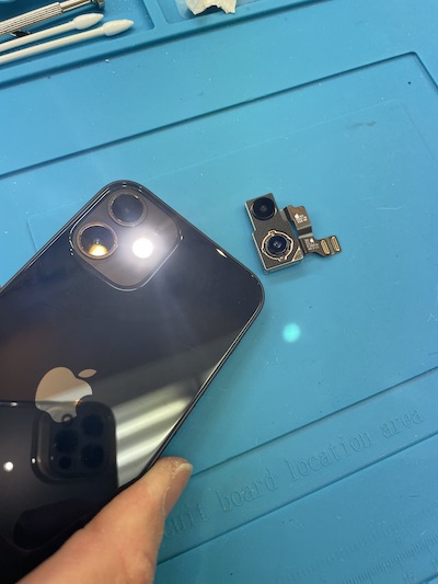 iPhone12miniリアカメラが映らない・フラッシュ点かない症状
