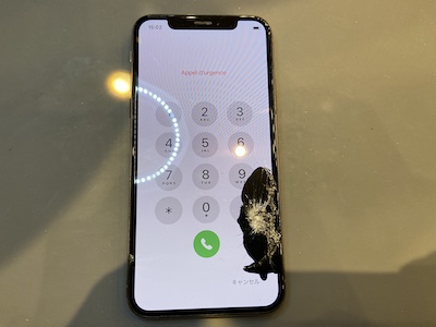 iPhoneXSの画面割れ修理