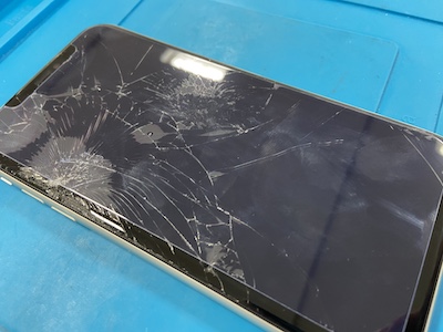 画面操作が効かなくなったiPhone11