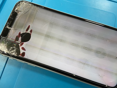 iPhoneXR画面割れ修理