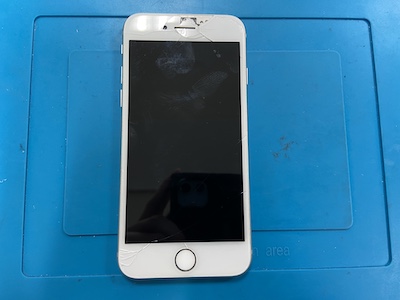 iPhoen7の画面割れ30分ほどで直ります！