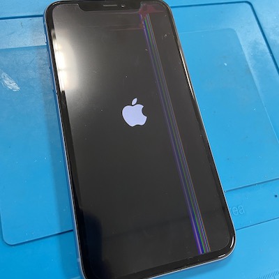 画面上に縦線！？iPhoneXRの画面修理