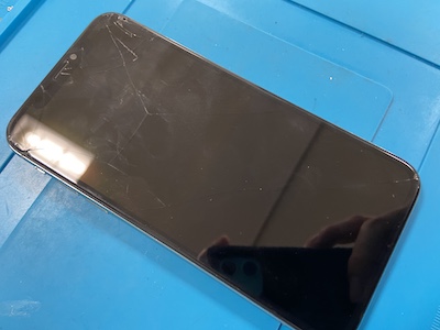 落として画面表示されなくなったiPhoneX