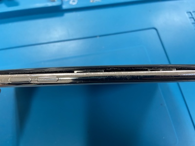 バッテリーが膨張したiPhoneX