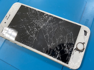 iPhone6Sの画面割れでお客様来店！