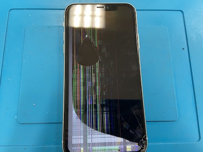 iPhone11液晶割れ修理