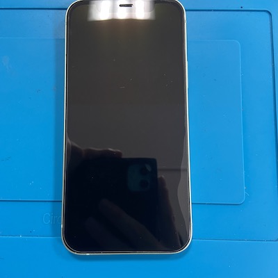 iPhone12の画面修理は即日で出来ます！